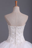 2024 Hot Wedding Dresses Sweetheart With Beads & Applique A Line PT5AZAYP